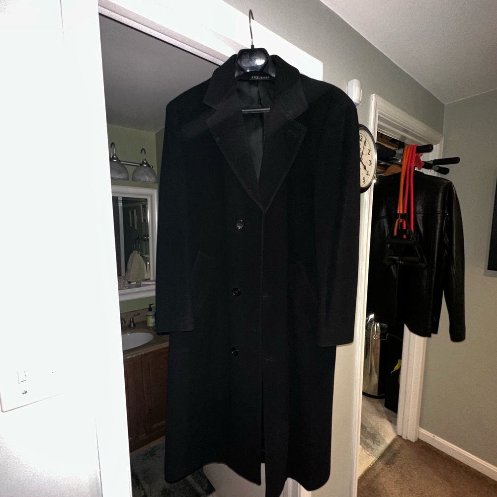 HUGO BOSS LARGE BLACK TRENCH / PEACOAT